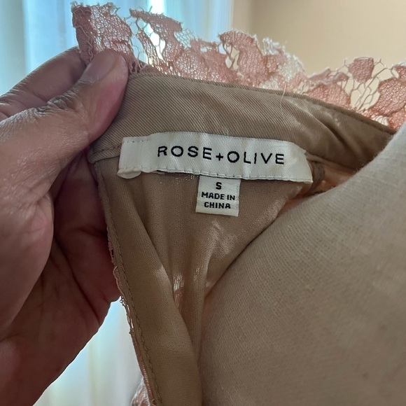 LACE SLEEVELESS TOP - Picture 9 of 9